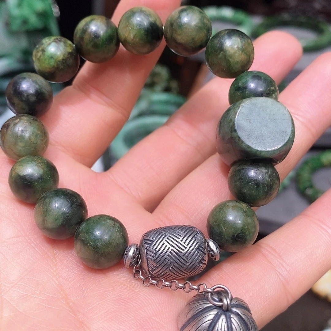 未镶嵌手链翡翠漂亮美眉