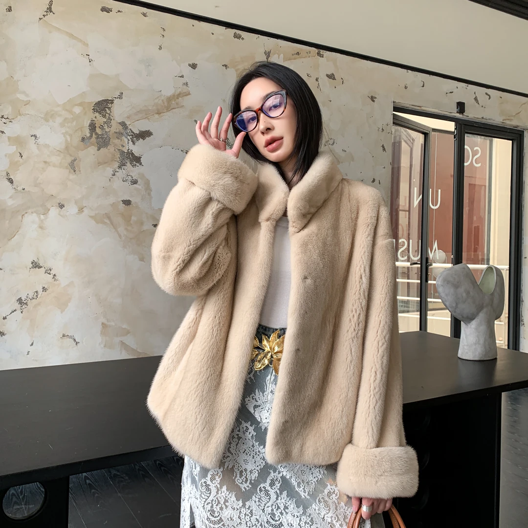 2025年新款天鹅绒级立领水貂外套整貂貂皮皮草大衣女短款挽袖冬季
