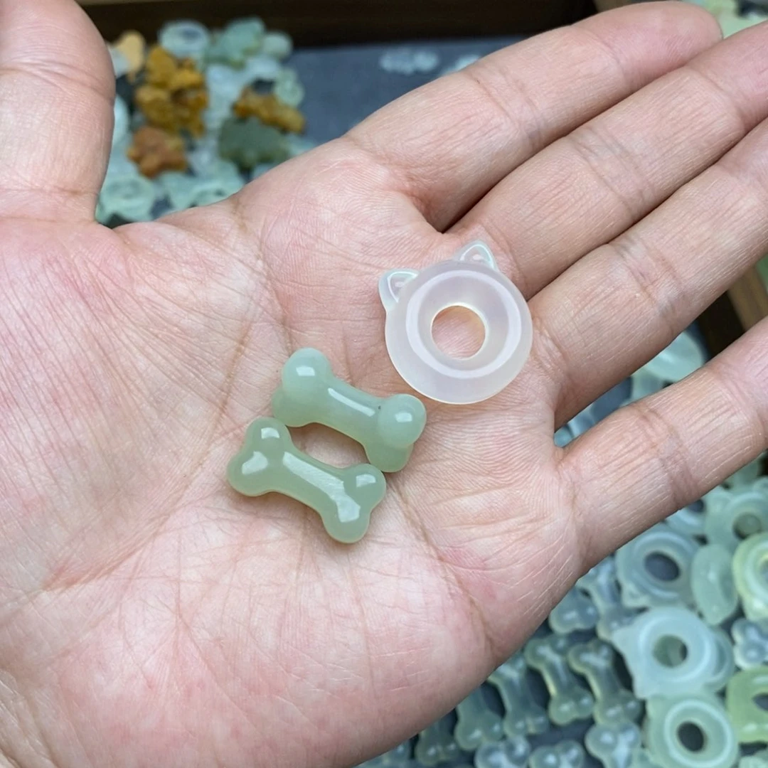 岫玉假一赔十默认微瑕，不退不换绑好绳子发货未镶嵌