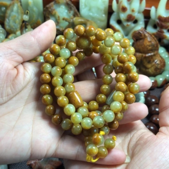 未镶嵌手链岫岩河磨玉（透闪石质玉）城*