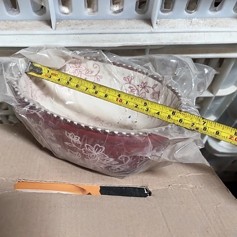 微瑕，约口径16高度4红色小号椭圆