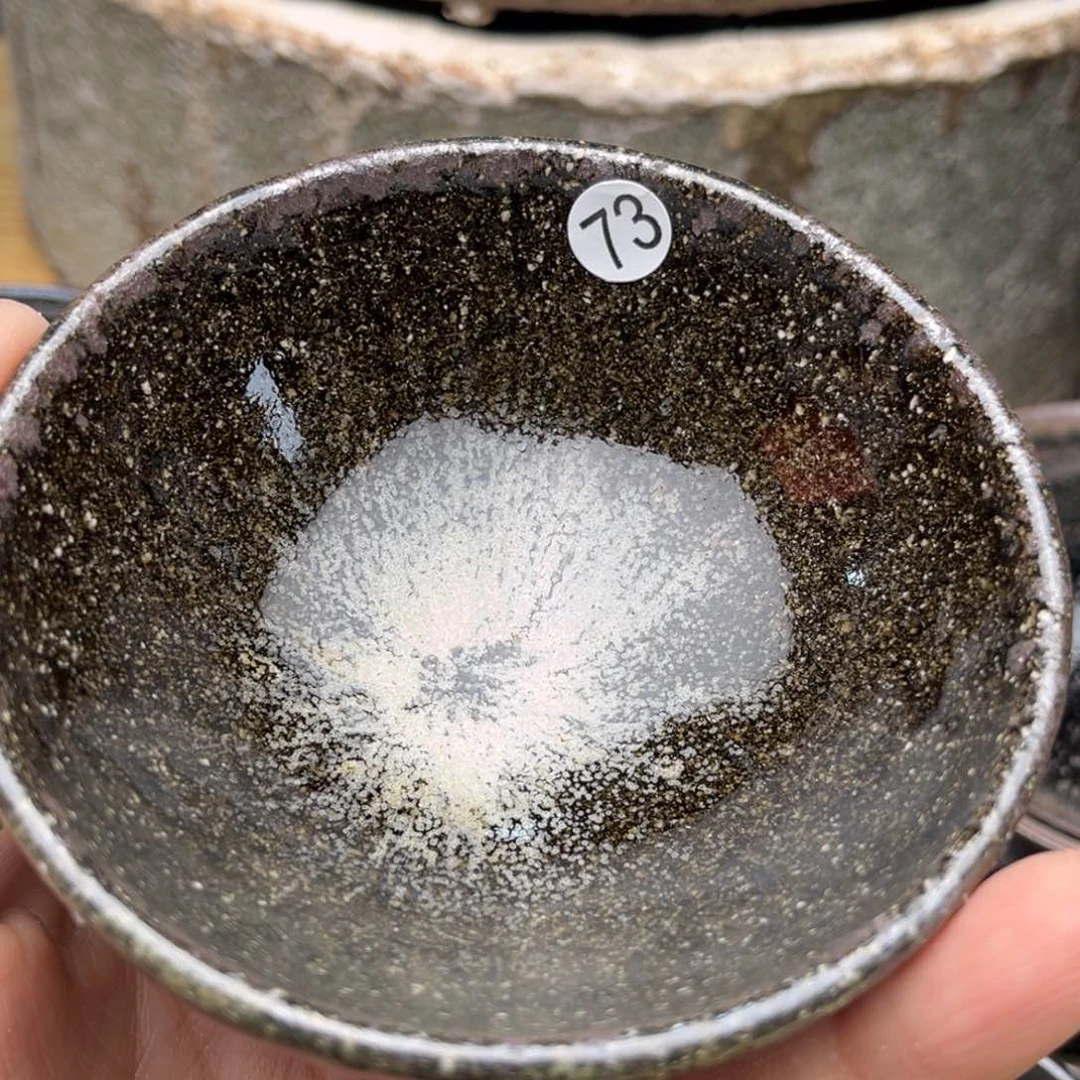 茶盏义兴龙窑坚持真柴烧落灰烧