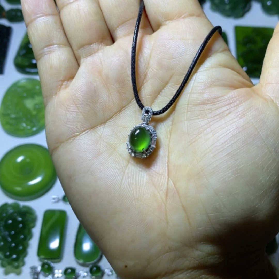 【闪购商品】银S925镶嵌蛇纹石玉颈饰