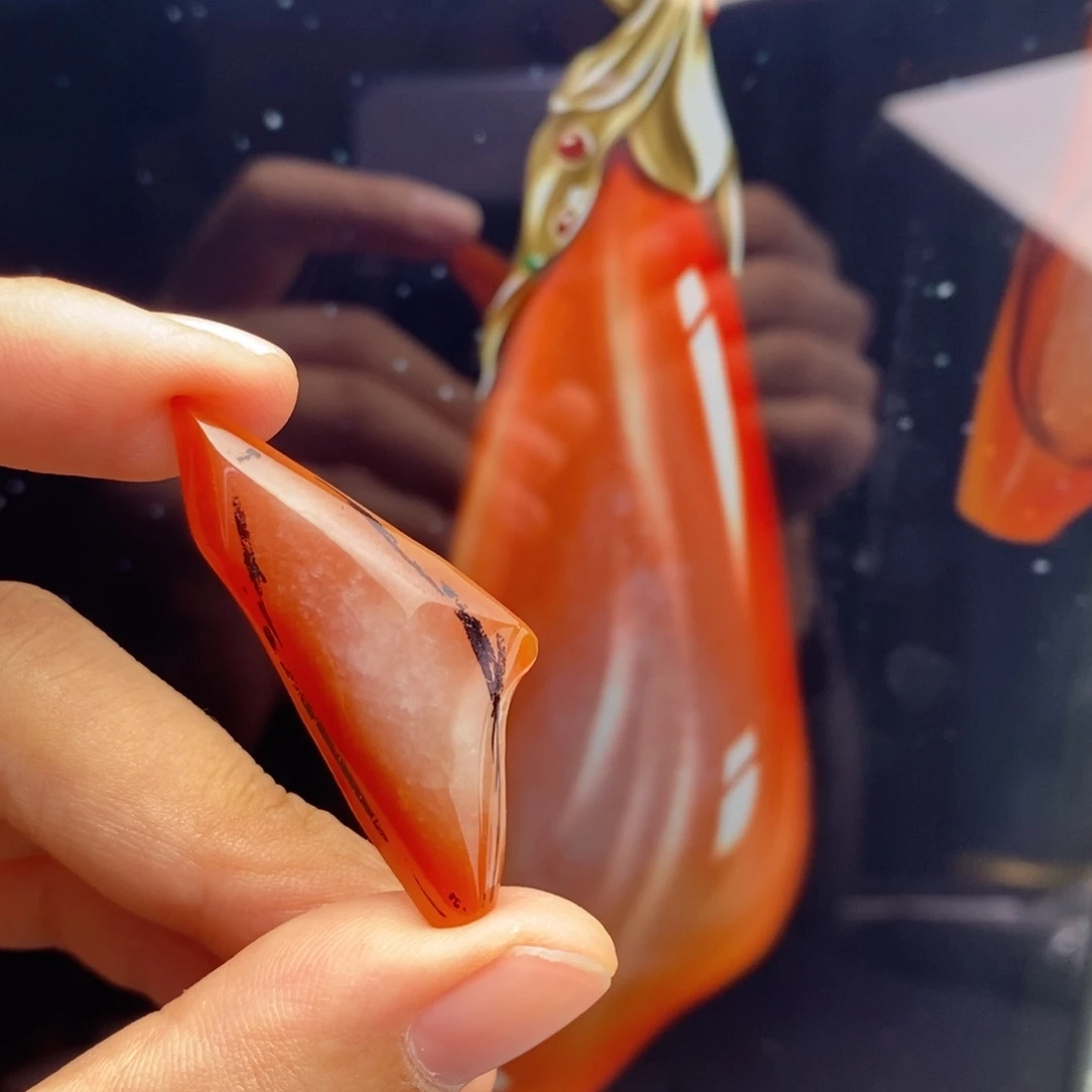 定制翡翠未镶嵌    随形红翡