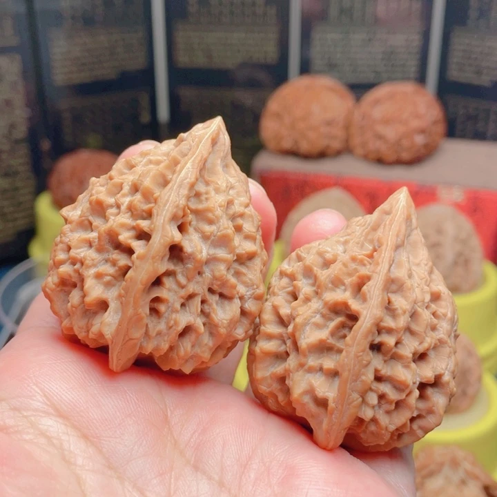 吊坠文玩核桃36高桩水滴型十三陵鸡心