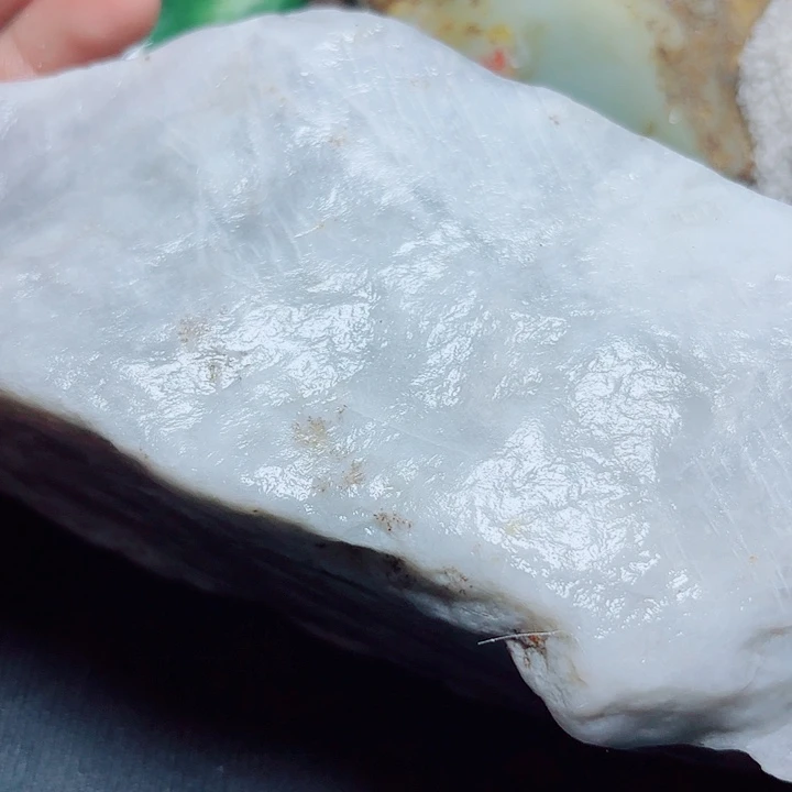 和田玉（糖玉）未镶嵌珠宝奇石