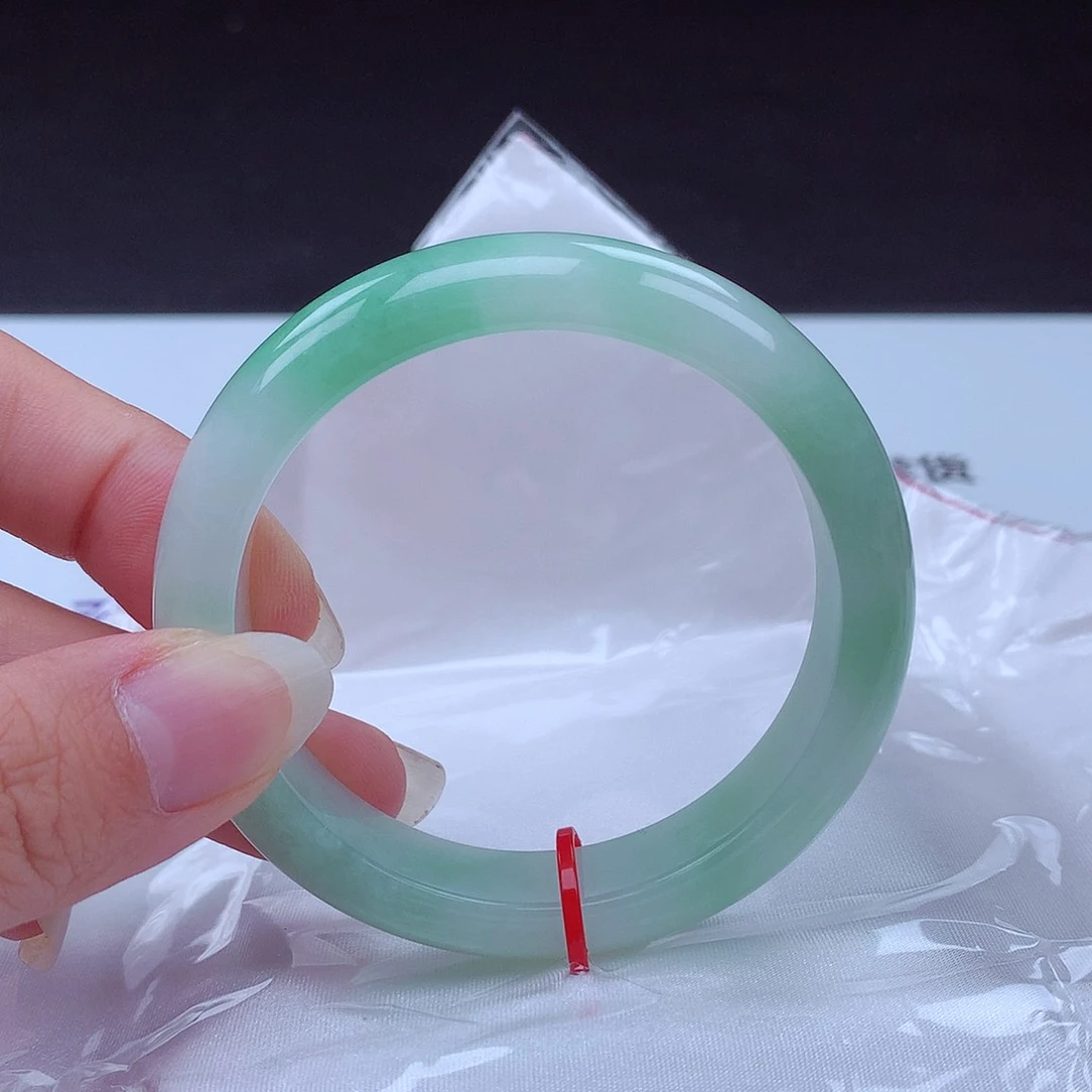 翡翠手镯未镶嵌手镯001940