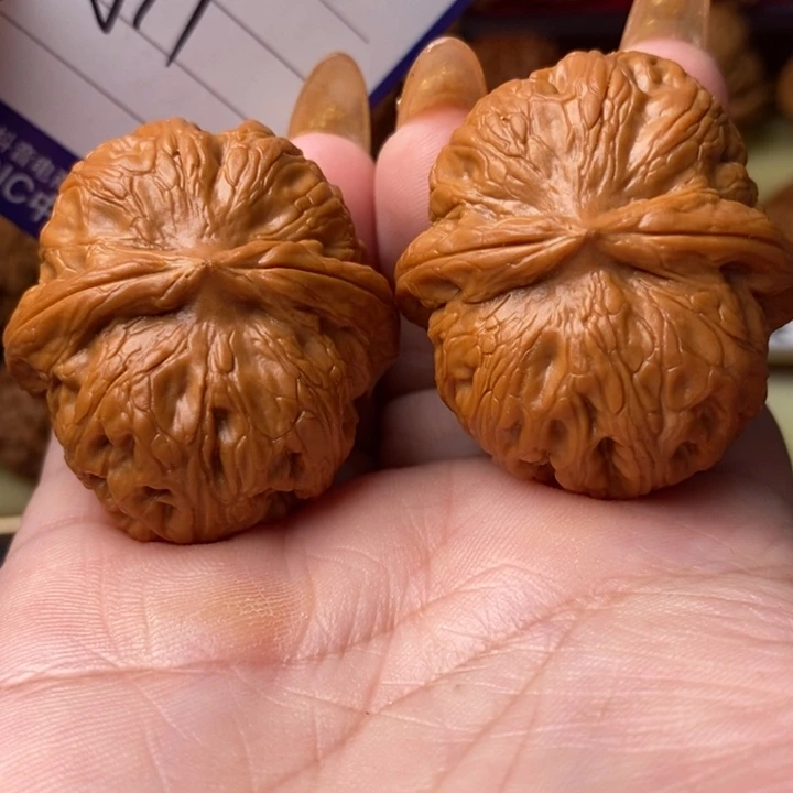 惊***鸿把件桃核全品大元宝