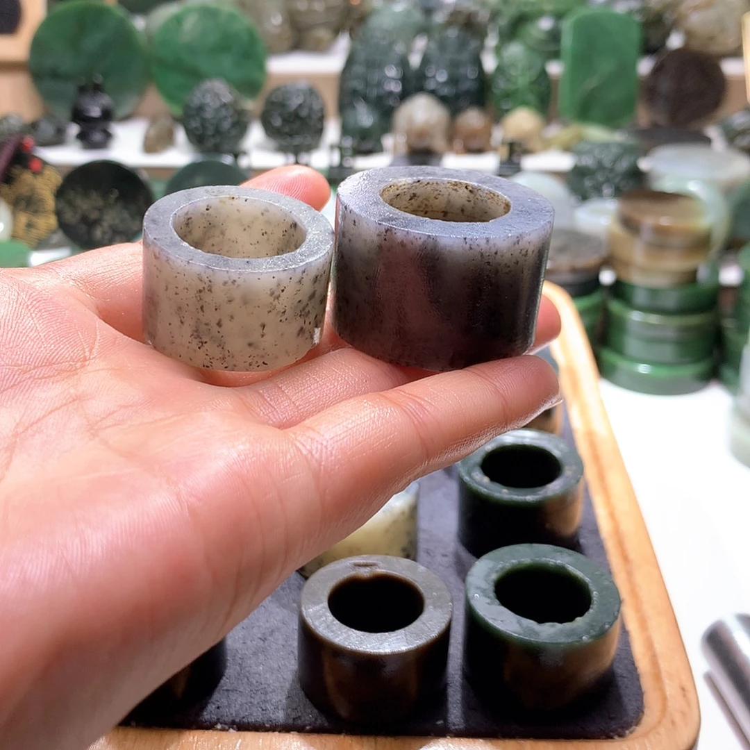 做***~和田玉未镶嵌颈饰