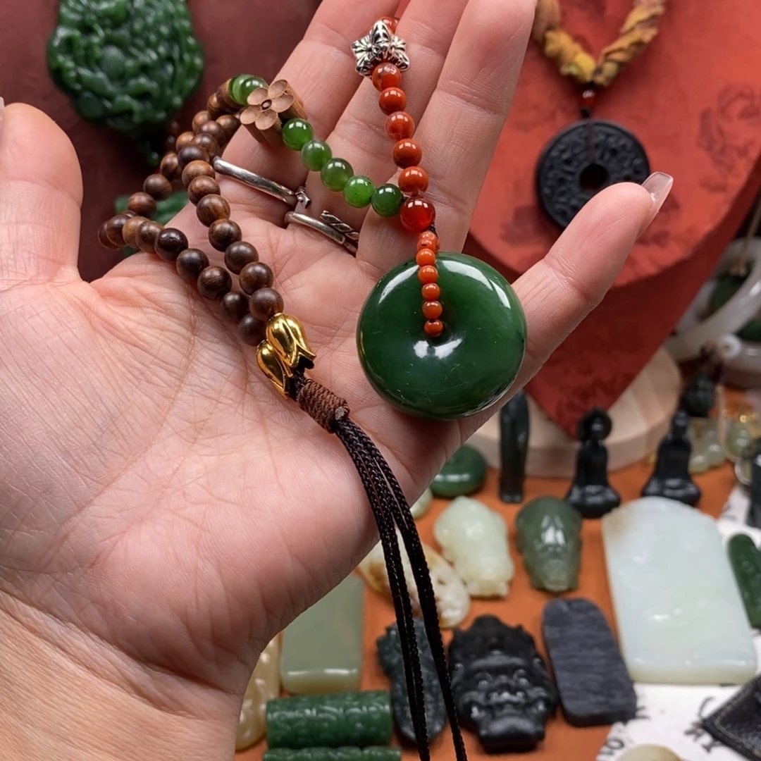 和田玉未镶嵌颈饰