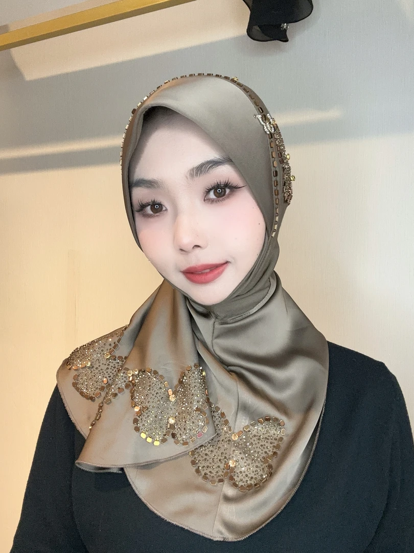 【蝴蝶翩翩】重工串珠烫钻立体帽檐缎面醋酸套头纱巾