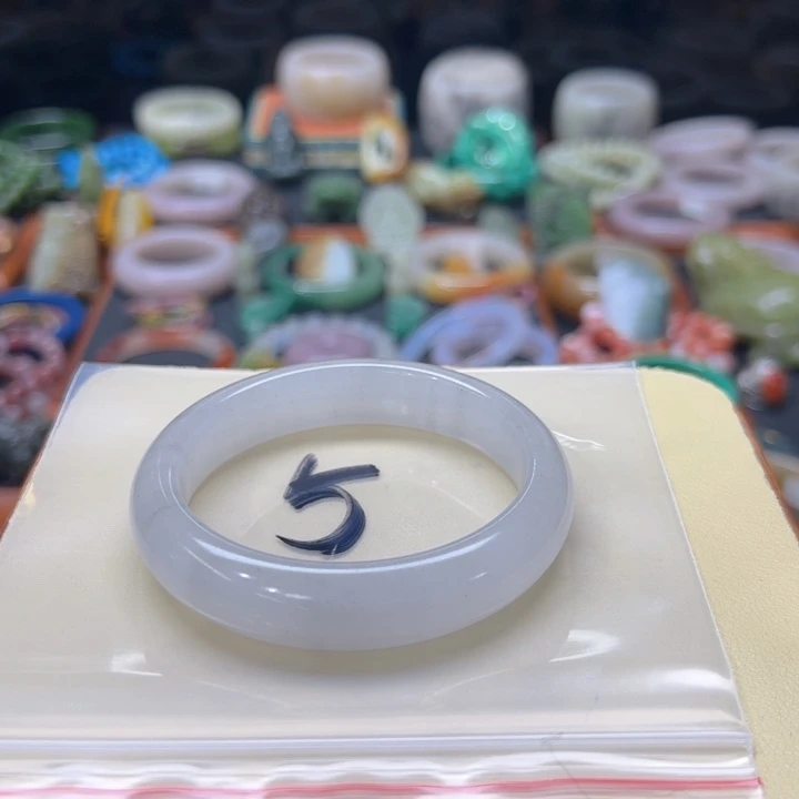 石英质玉手镯未镶嵌蝉*5