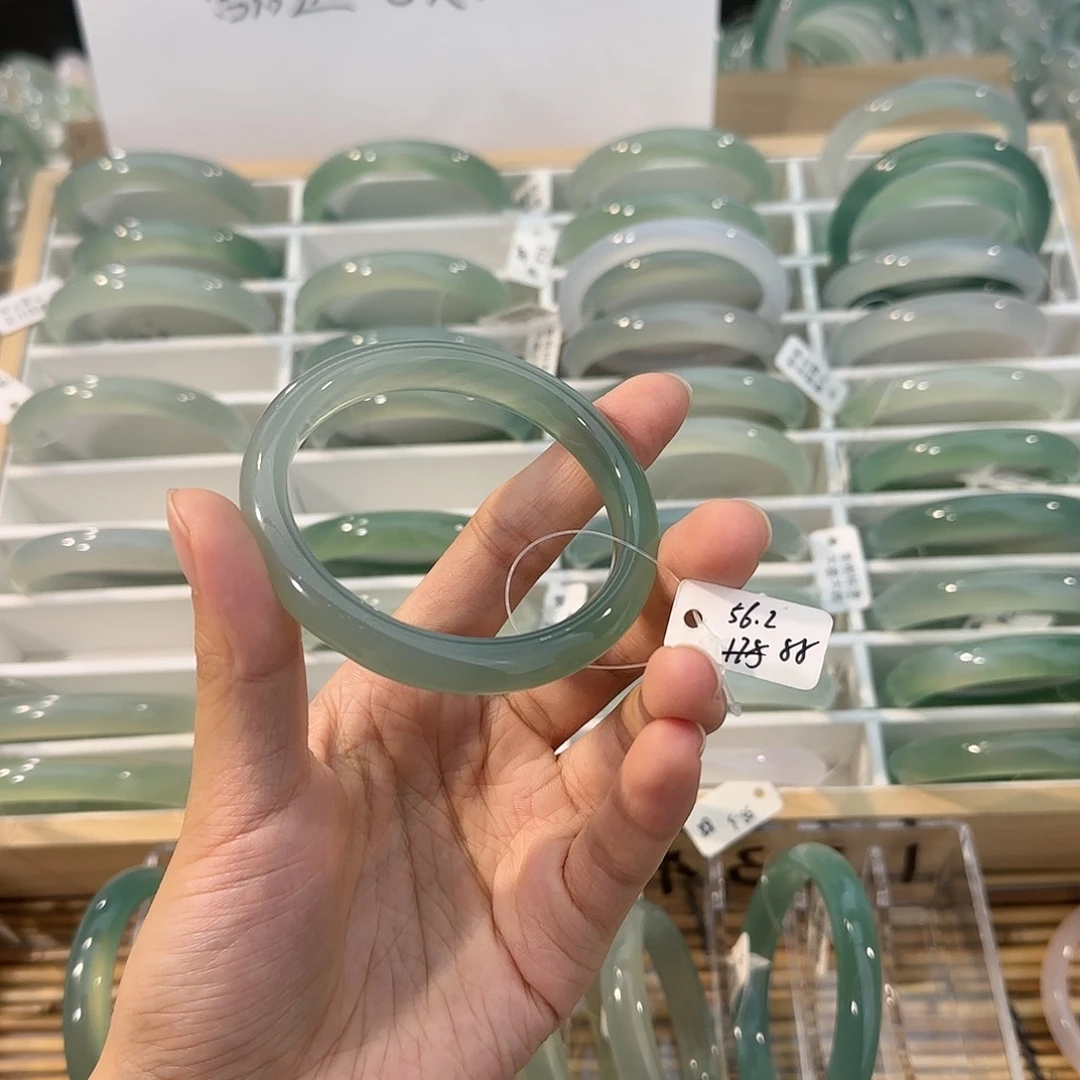 玛瑙/玉髓未镶嵌手镯圈口56.2
