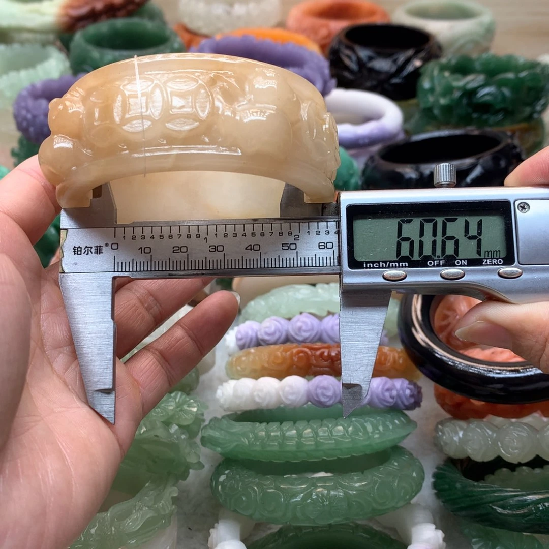 未镶嵌手镯石英质玉