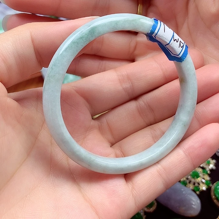 翡翠未镶嵌手镯翡翠