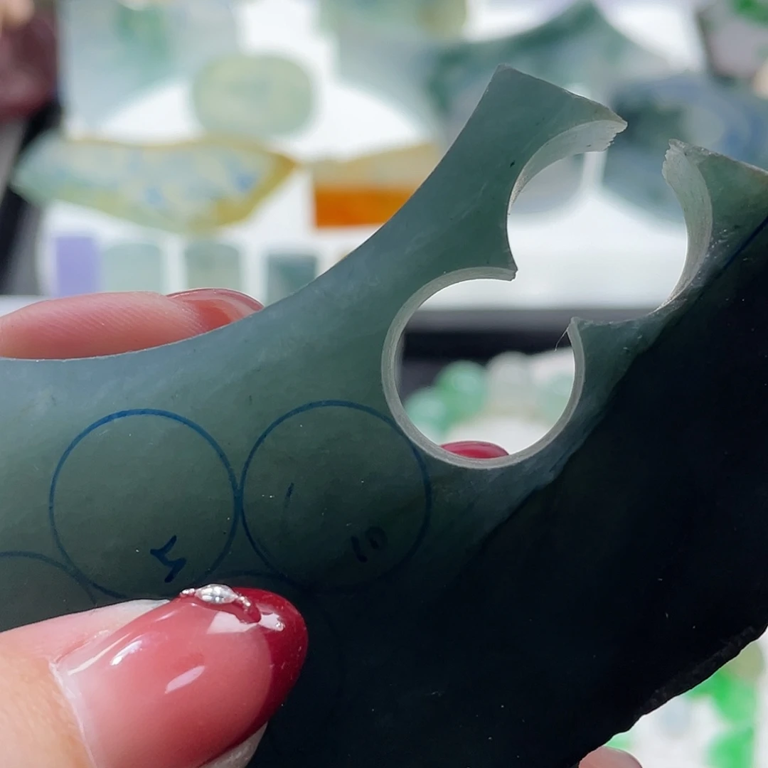 r***n定制翡翠未镶嵌珠子