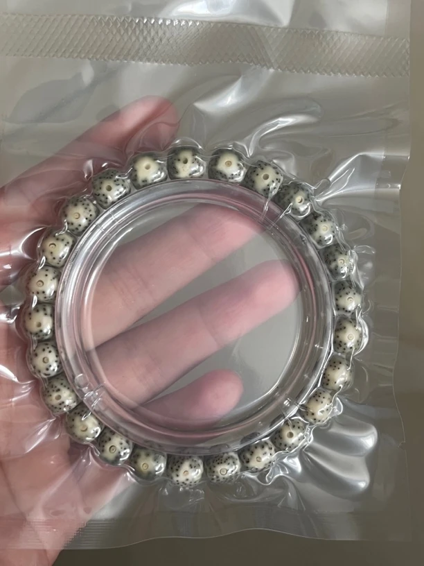 星月菩提石玉单圈9*8mm左右尺寸，偏灰偏绿