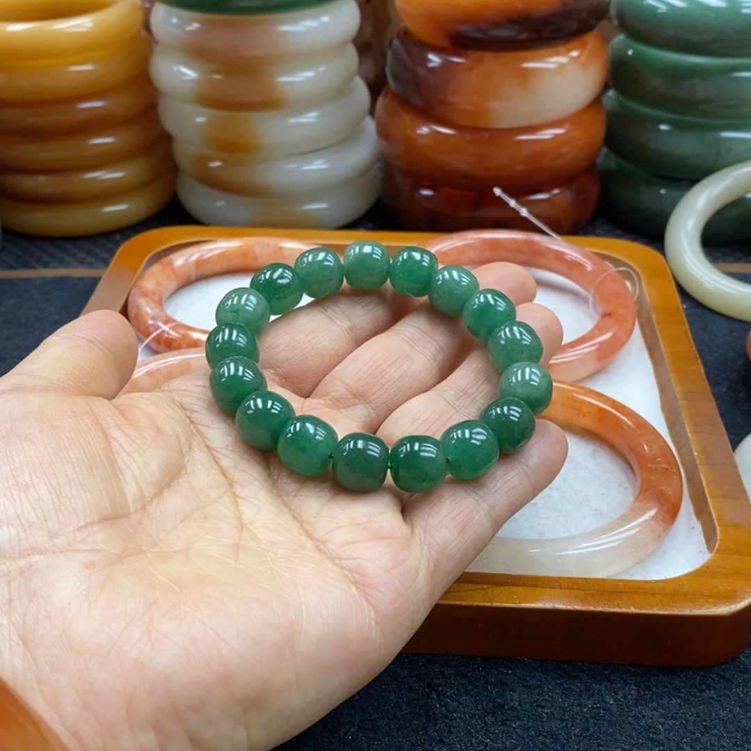 石英岩玉未镶嵌手镯（圆镯）