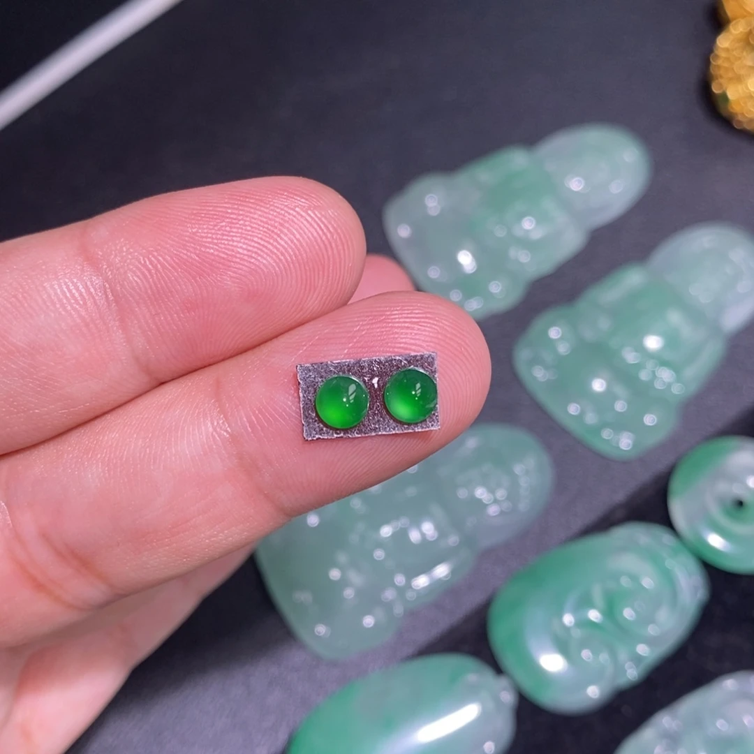 翡翠裸石微**梅阳绿蛋面