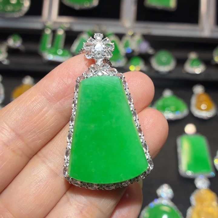 翡翠18K金镶嵌吊坠(不含链)翡翠