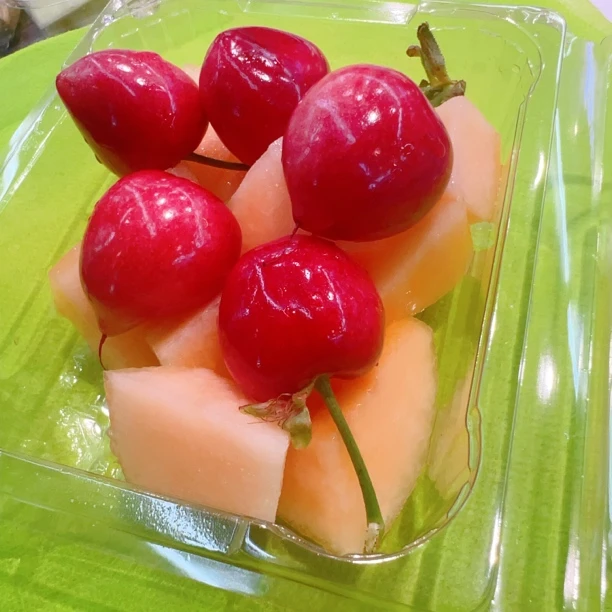 果切【双拼】樱桃+哈密瓜.220g