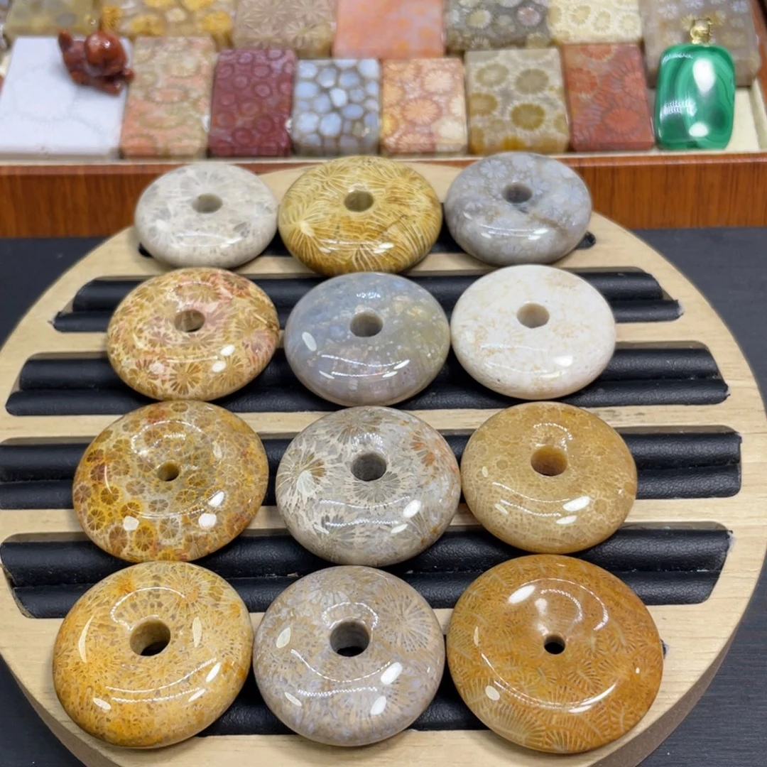 硅化玉未镶嵌颈饰平安扣30米1个