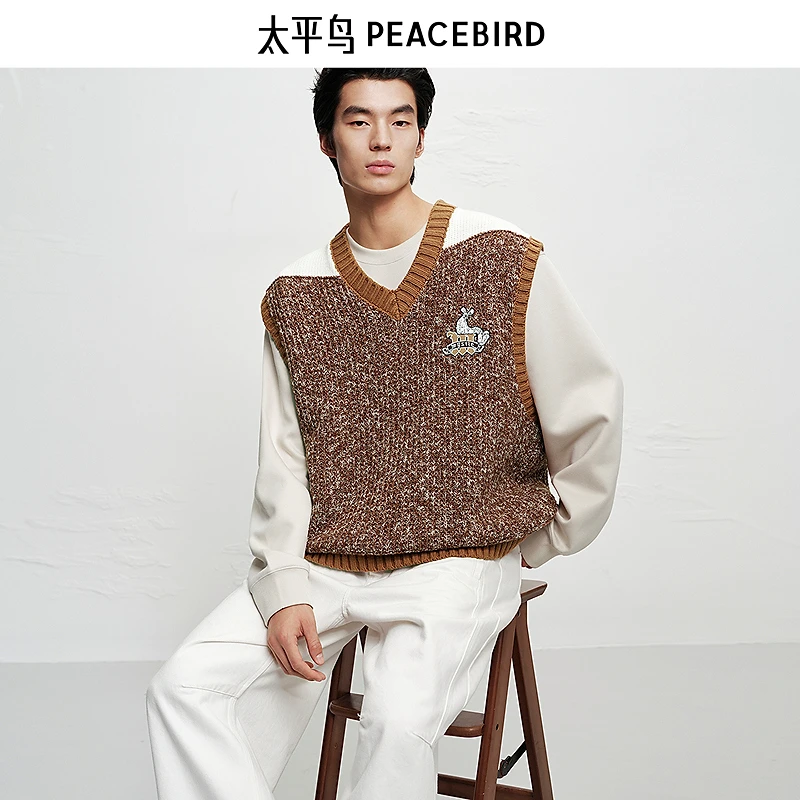 【商场同款】太平鸟男装跳色拼接宽松刺绣V领套头毛衫背心B2ECF4121