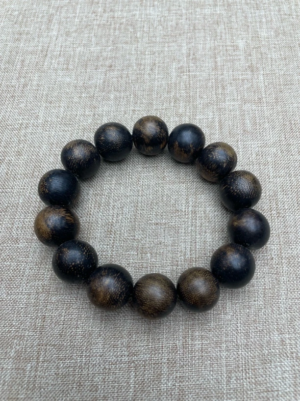 高盛沉香木串（) 349