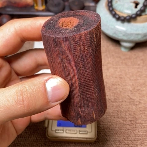 木降真香115克虫漏手把件