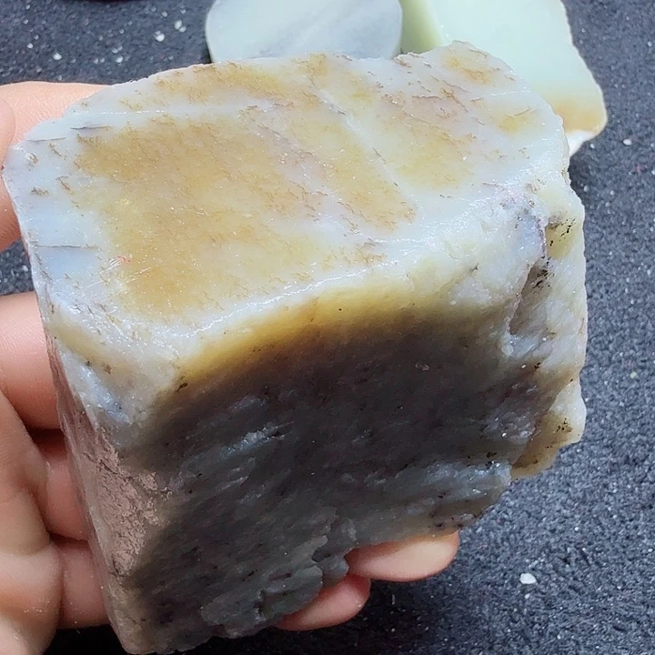 和田玉（糖玉）未镶嵌珠宝半成品