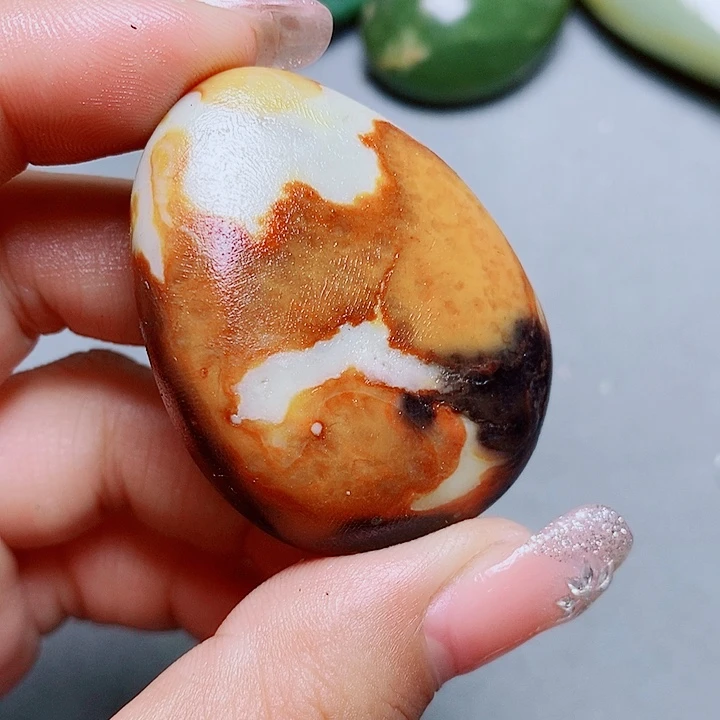 和田玉未镶嵌珠宝奇石