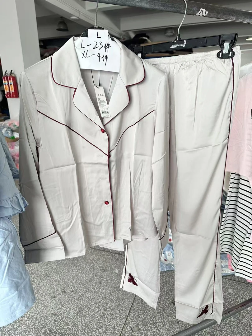 《兵哥外贸》灰色蜜绣长套装睡衣 发一套