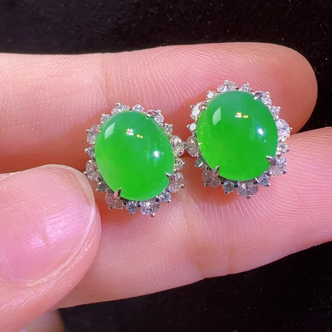 18K金镶嵌翡翠耳饰耳钉