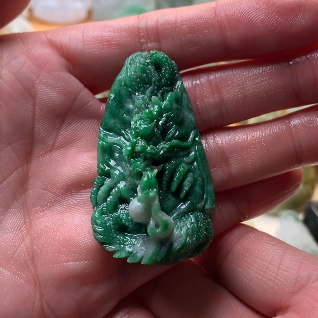 定制翡翠未镶嵌龙