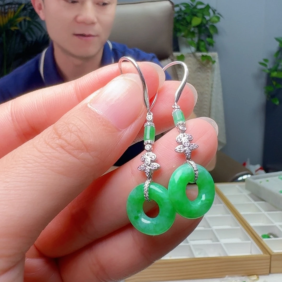 翡翠18K金镶嵌耳饰天然