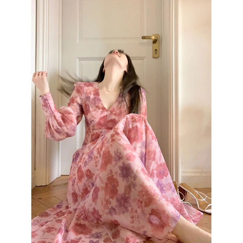 2025春秋法式复古温柔风重工钉珠仙女长裙收腰粉色雪纺碎花连衣裙