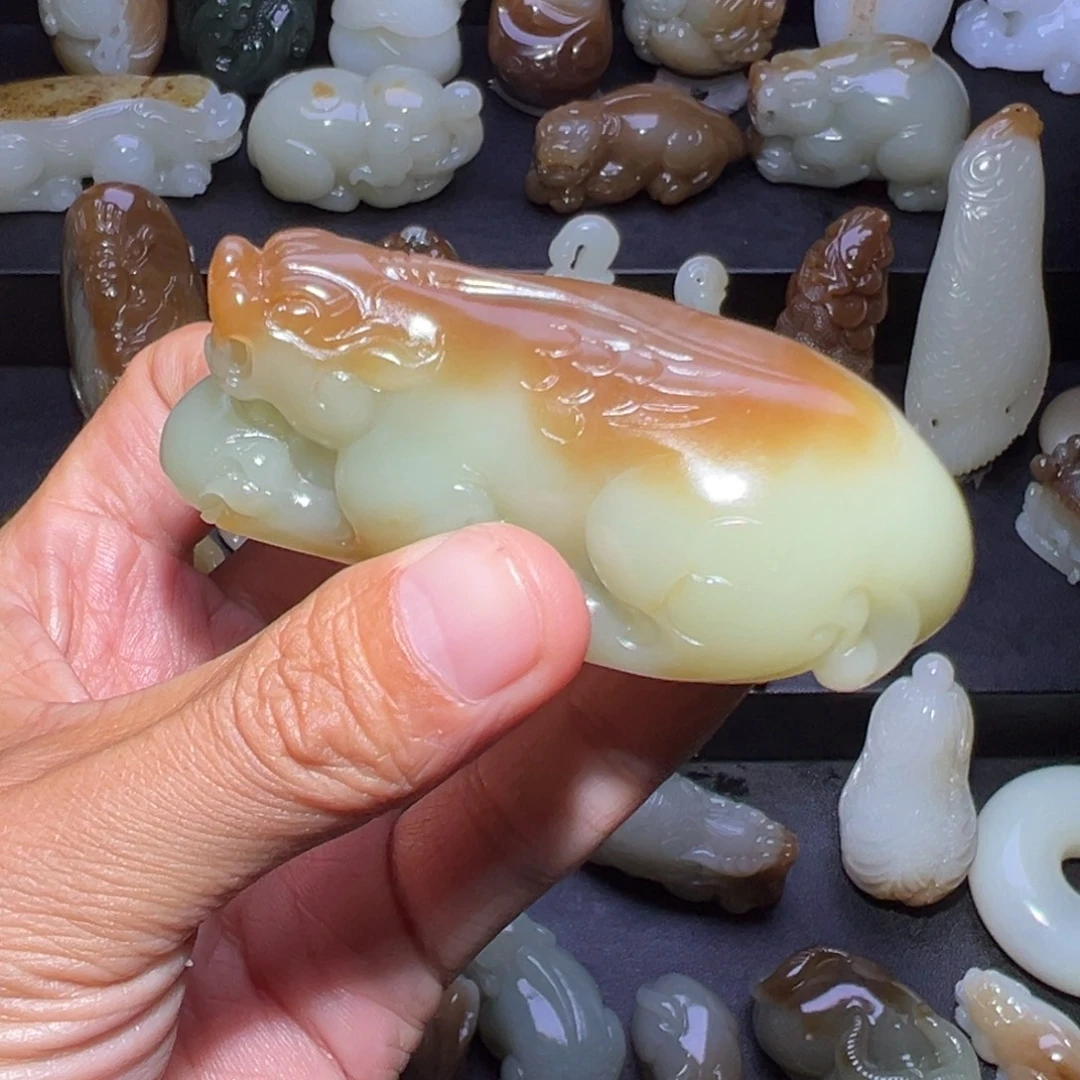 城***客和田玉（糖玉）未镶嵌颈饰