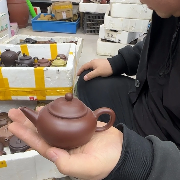 紫砂茶壶。宜兴紫砂壶原矿紫砂壶