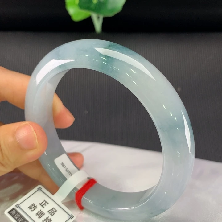 翡翠手镯未镶嵌正圈60