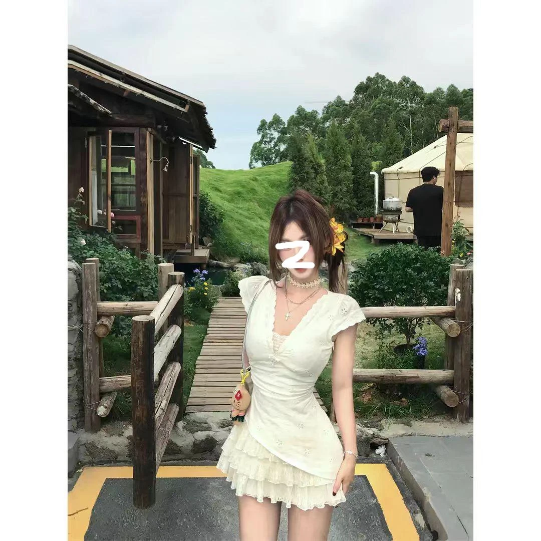 K111法式甜美杏色蕾丝v领短袖裙子连衣裙女夏季2025新款收腰显瘦