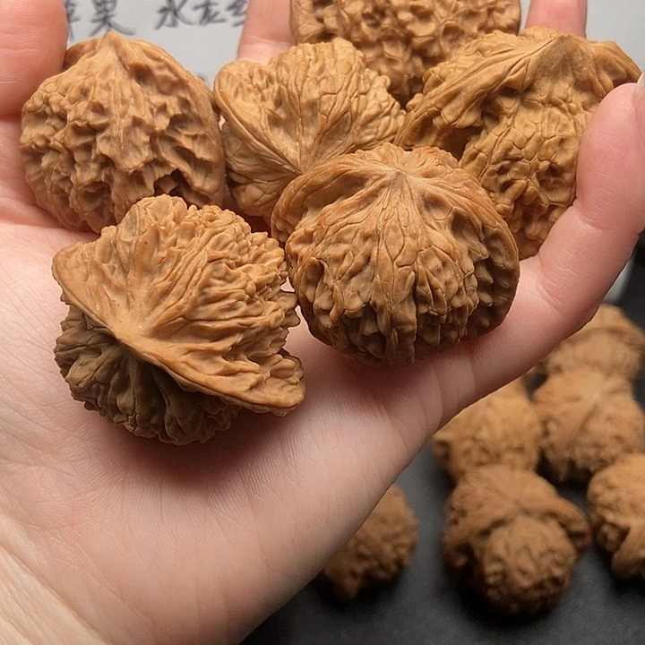 蔺***玉大大大大大官帽磨盘盘龙纹