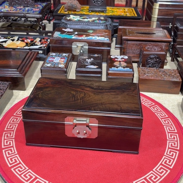 紫檀木类成套家具