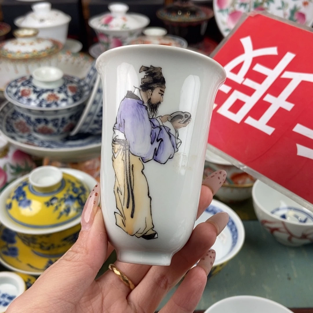 陶瓷的设计师是一个