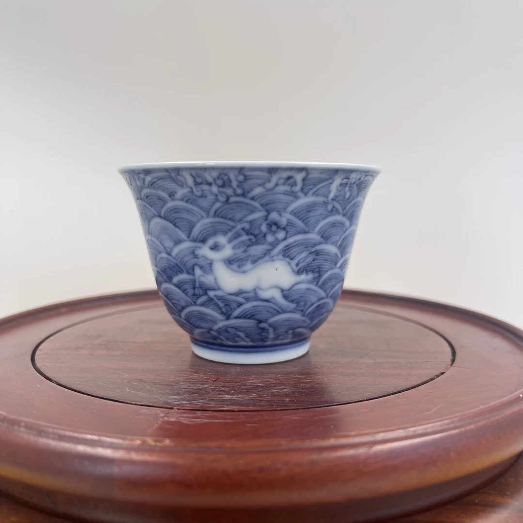 青花 海水瑞兽纹 杯   高5.3公分 口径7公分 全品