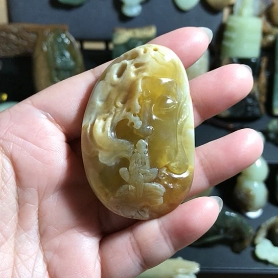 蛇纹石玉未镶嵌颈饰