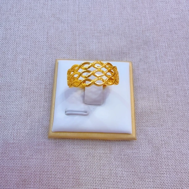 铜合金亚克力戒指 金色可调节时尚气质百搭简约网红金子同款戒指