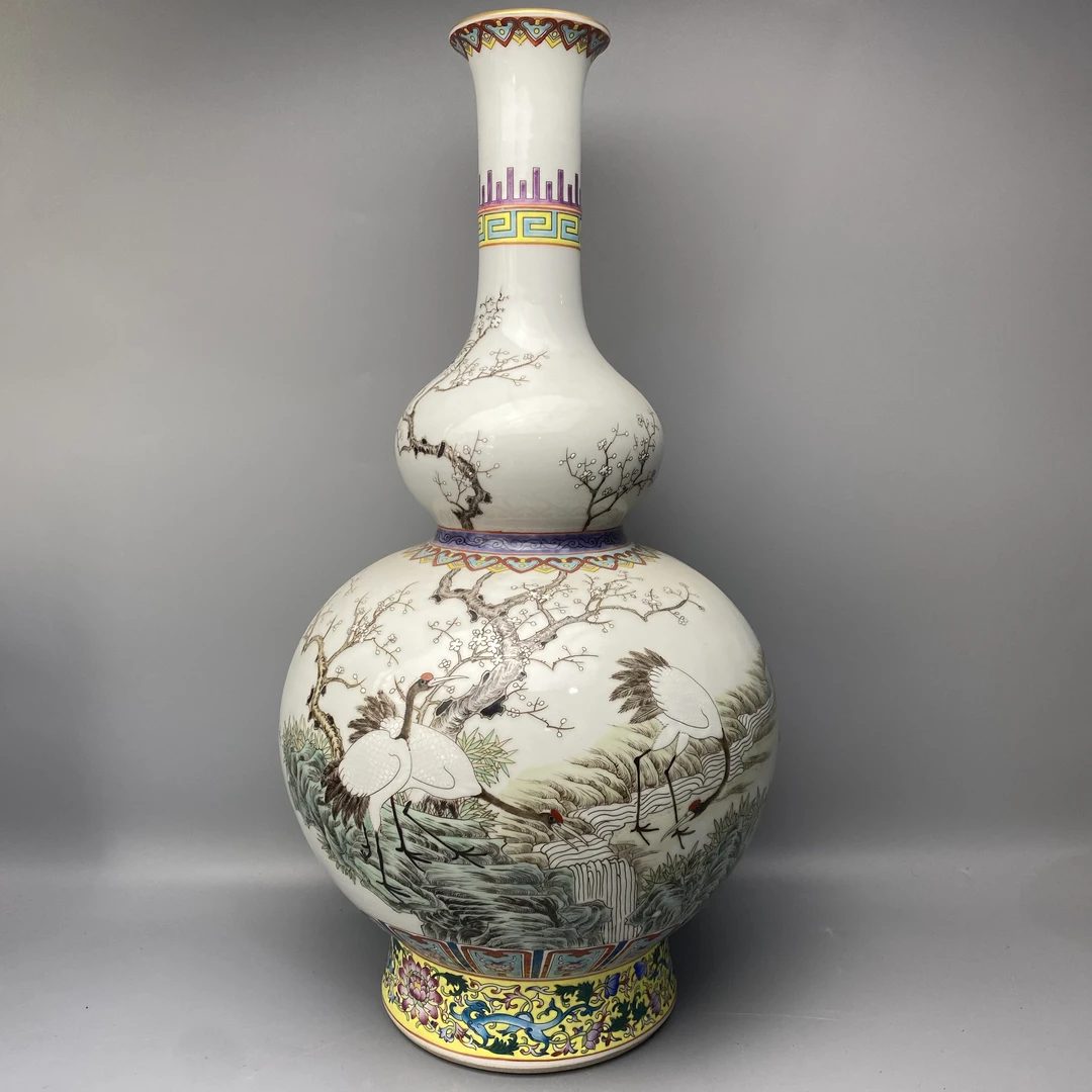 青花仙鹤捧寿填彩葫芦瓶
