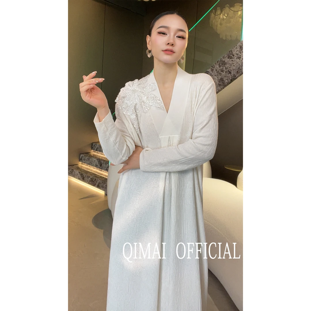 连衣裙轻奢春秋气质女装优雅礼服法式长款提花长袖白色重工钉珠