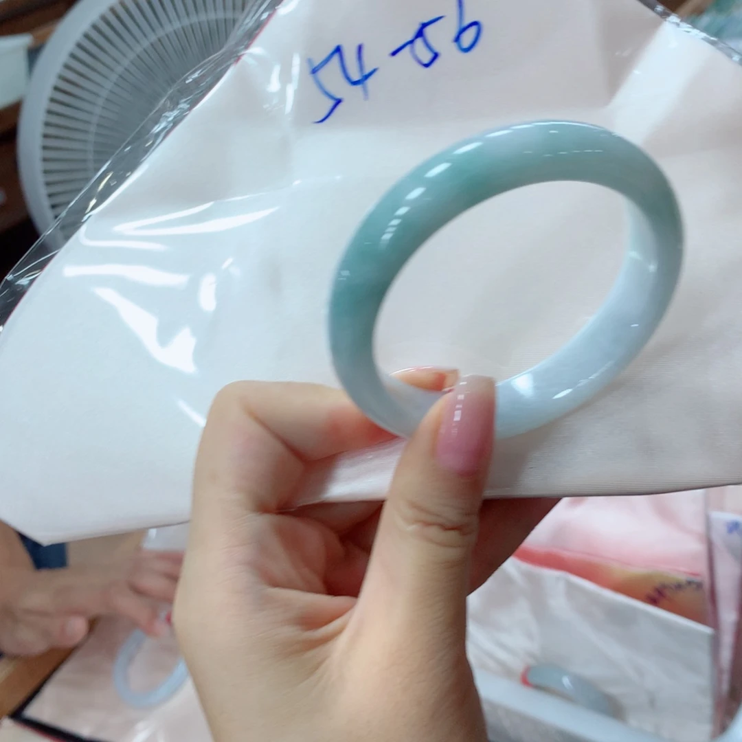 翡翠手镯未镶嵌买断