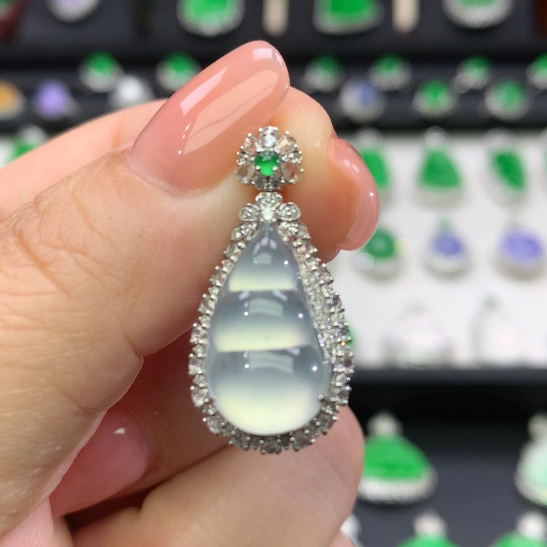 翡翠18K金镶嵌吊坠(不含链)